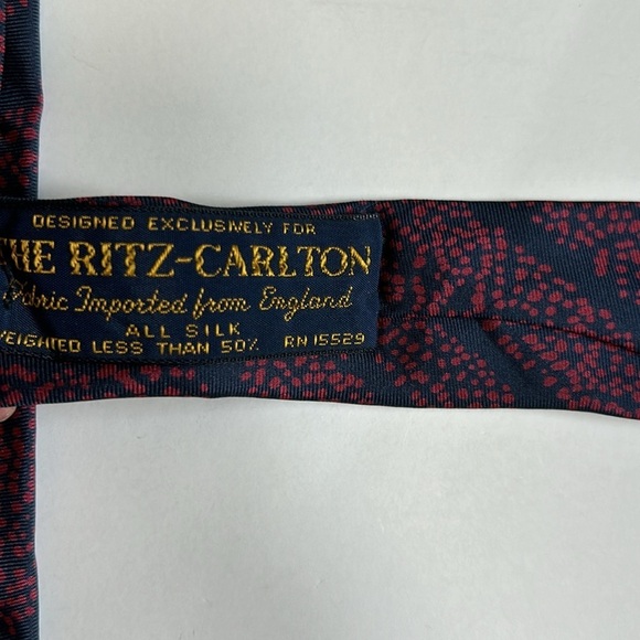 Givenchy Tie Silk Red Navy Blue 1980s iconic fashion Ritz Carlton - Picture 8 of 8